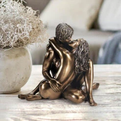 Design Toscano Embrace Figurine Pd2569