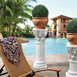 Design Toscano Large Corinthian Pillar Jq7507